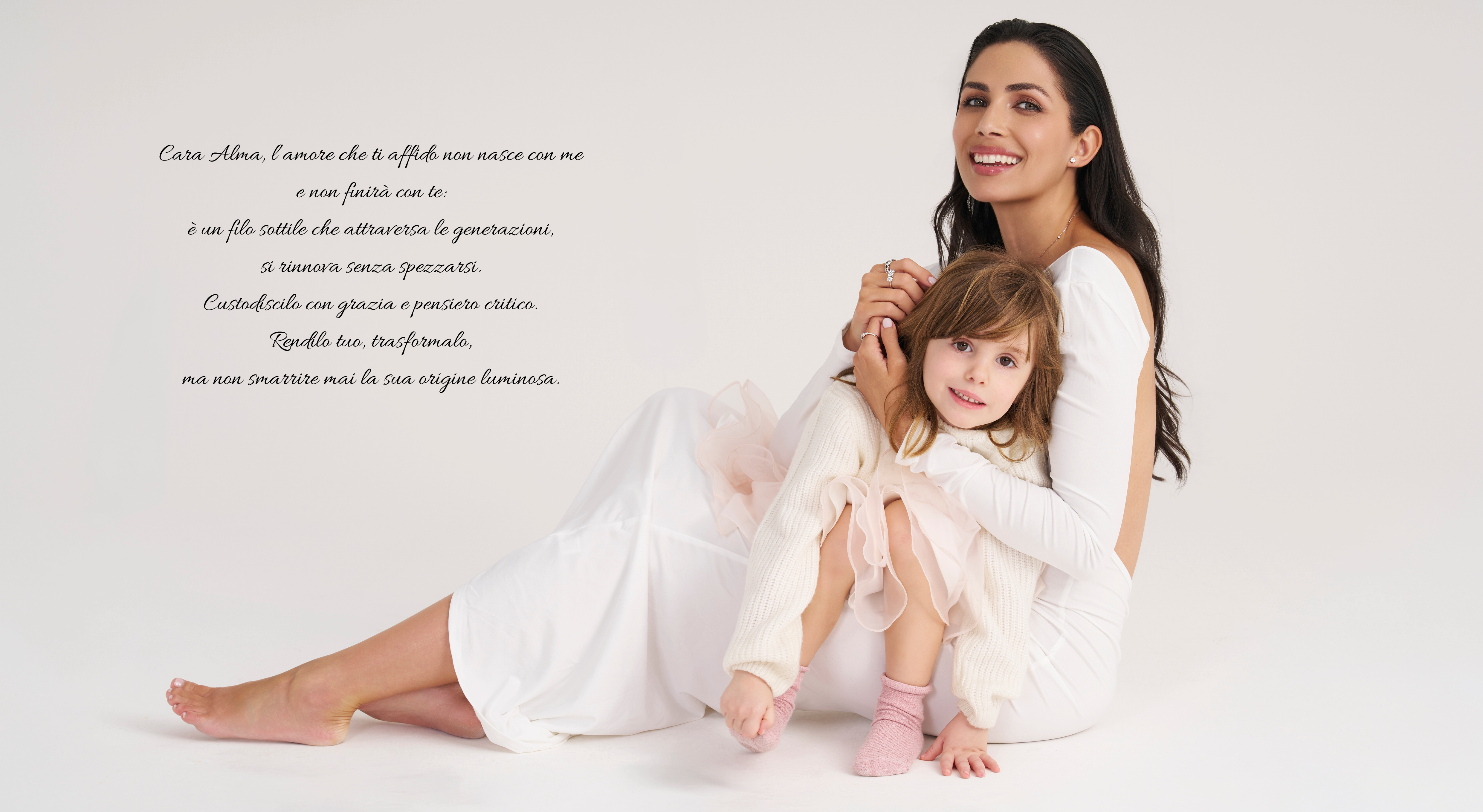 Modella e bimba gioielli oro e diamanti
